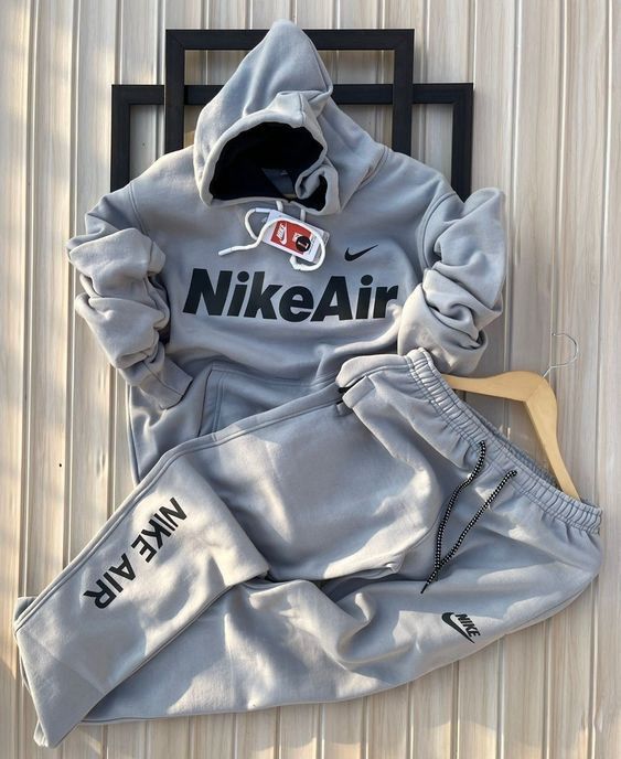 NIKE AIR