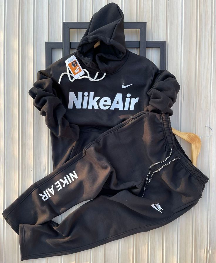 NIKE AIR